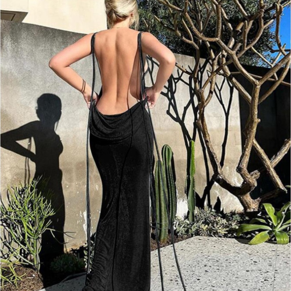 Elegant Black Backless Evening Dress